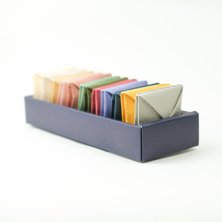 Elegant and eco-friendly packaging of the Alohwa Flower Tea Set.