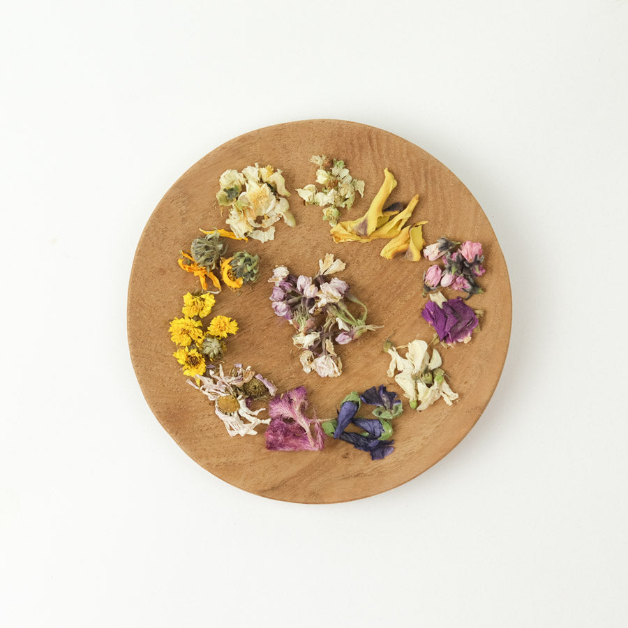 Alohwa 12-Month Flower Tea Set featuring 12 different flower teas in elegant packaging.