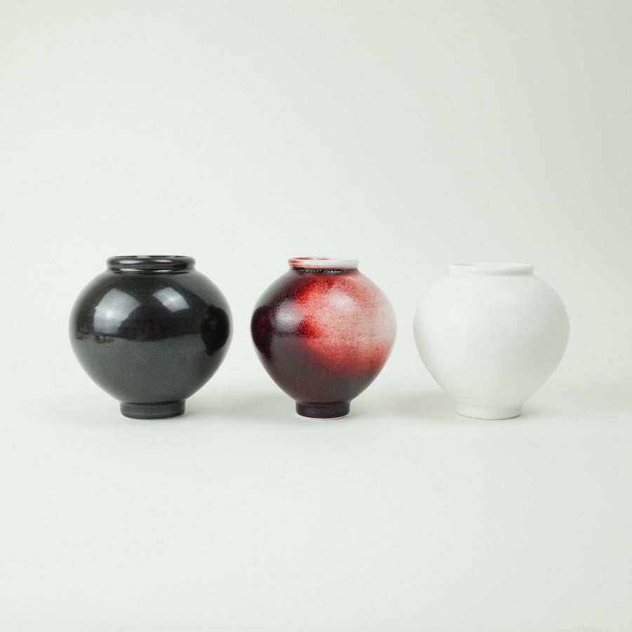White Moon Jar - BaekJa Dal HangAri(백자 달항아리)